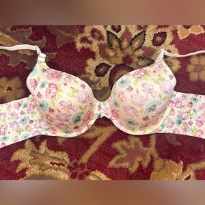 Floral Elegance Underwire Bra 38B (fits big)